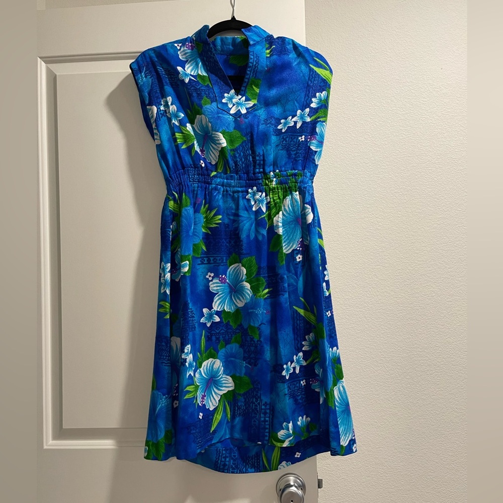 Womens Hawaiian Dress. Handmade. Small